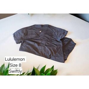 Lululemon Size 8 Swiftly Black Short Sleeve Tee